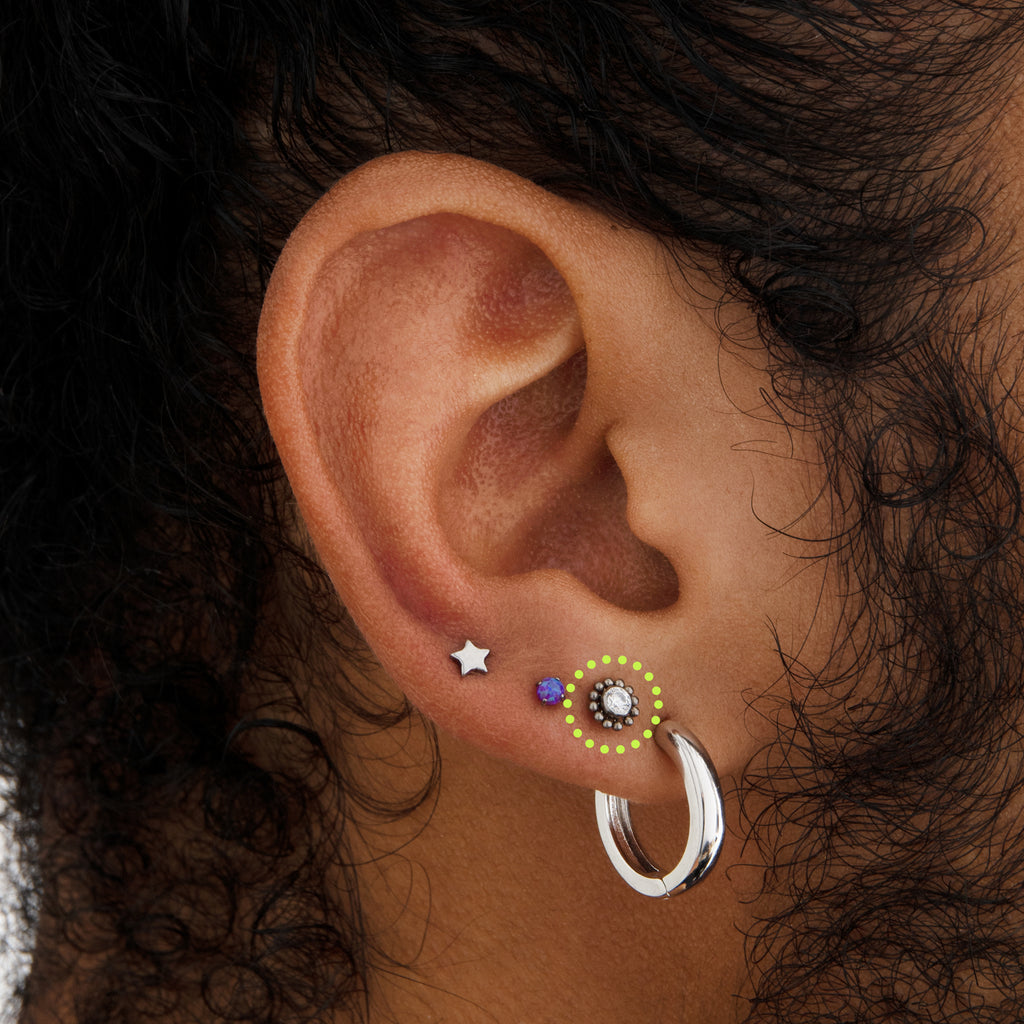 人気ブランド【PAVOI】Triple CZ Stud Flat Backピアス 人気ブランド【PAVOI】Triple CZ Stud Flat Backピアス