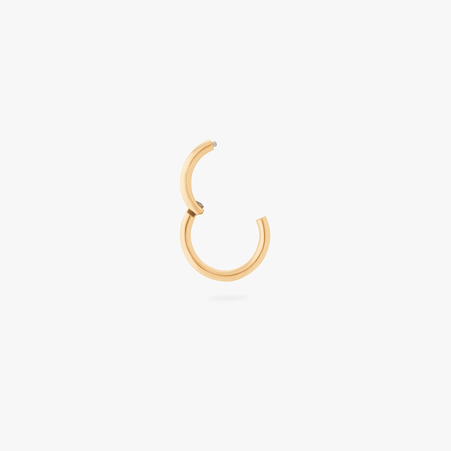 This is an image of a gold clicker with a 6mm inner diameter. color:null|gold