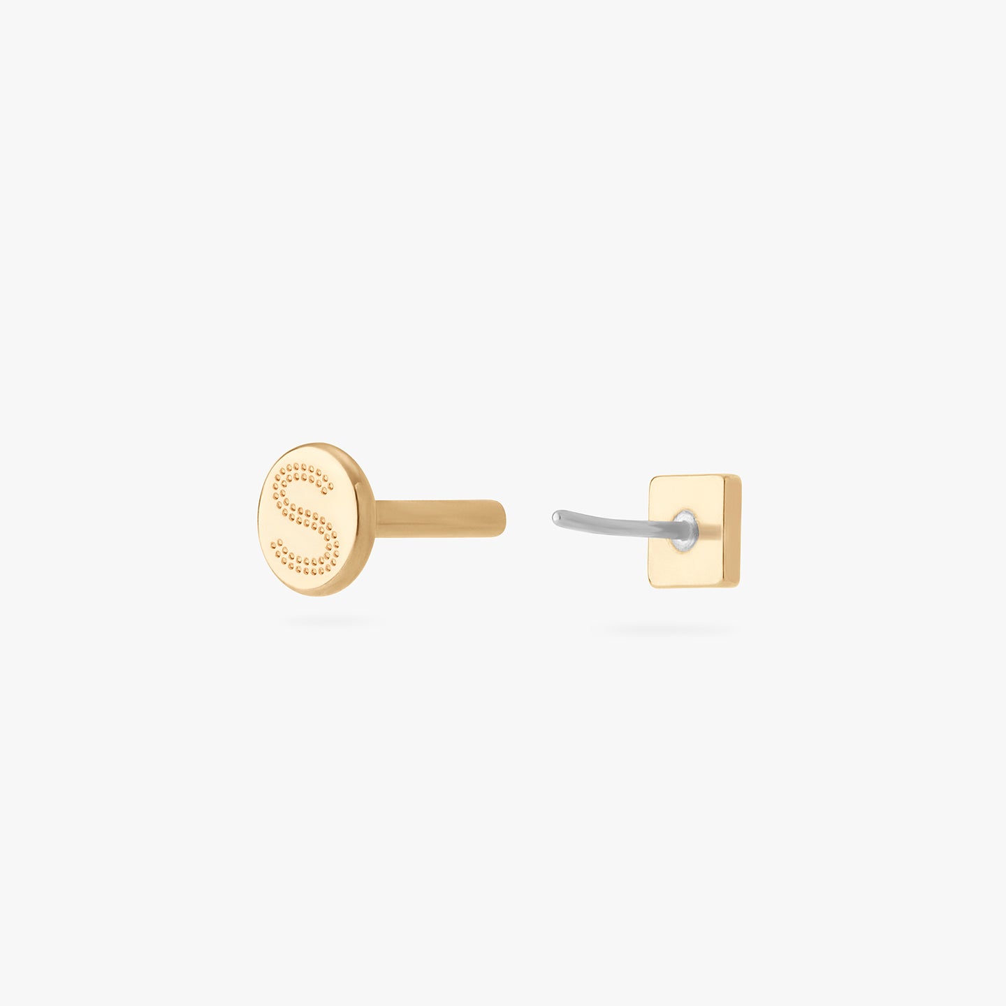 gold pyramid flatback stud color:null|gold