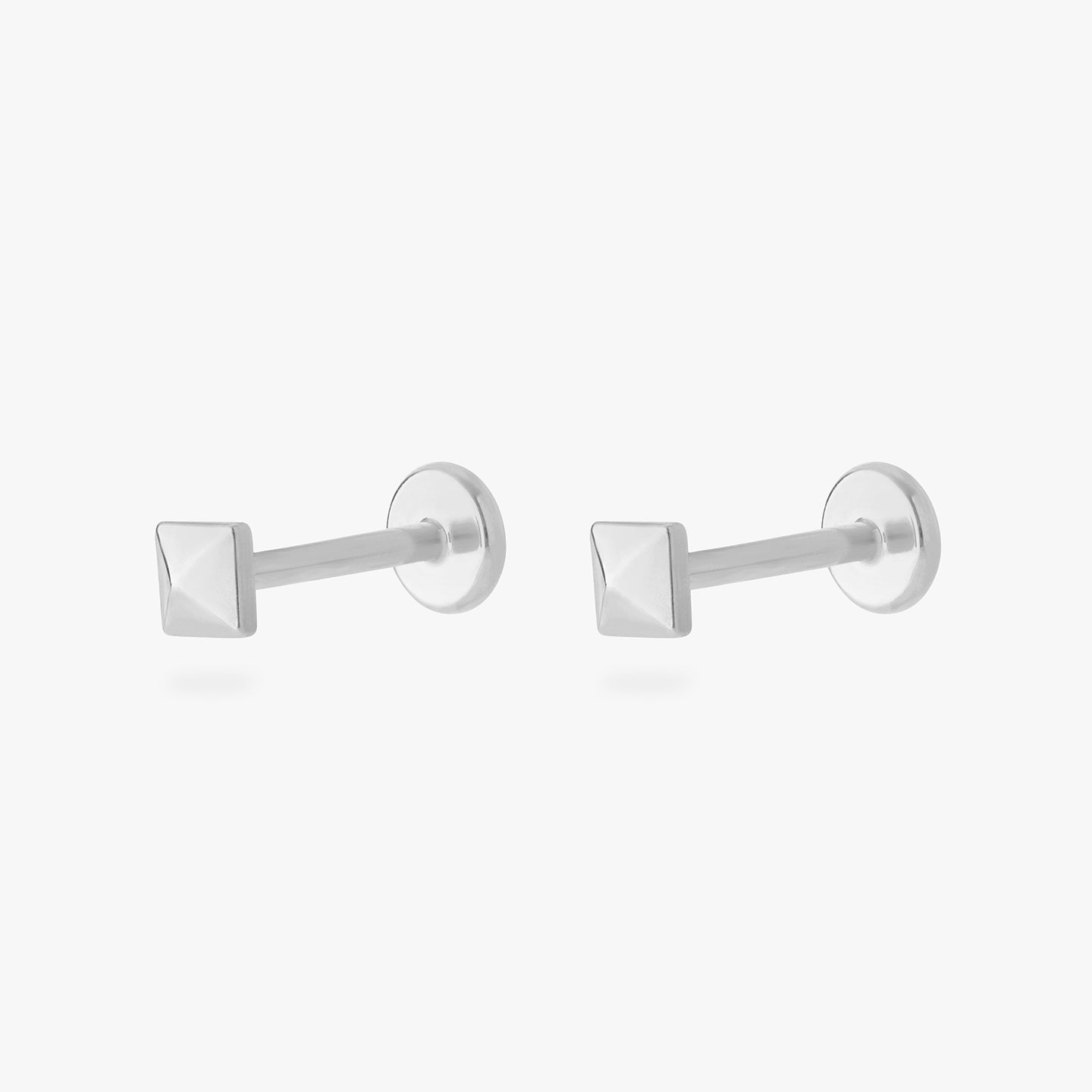 silver pyramid flatback stud [pair] color:null|silver