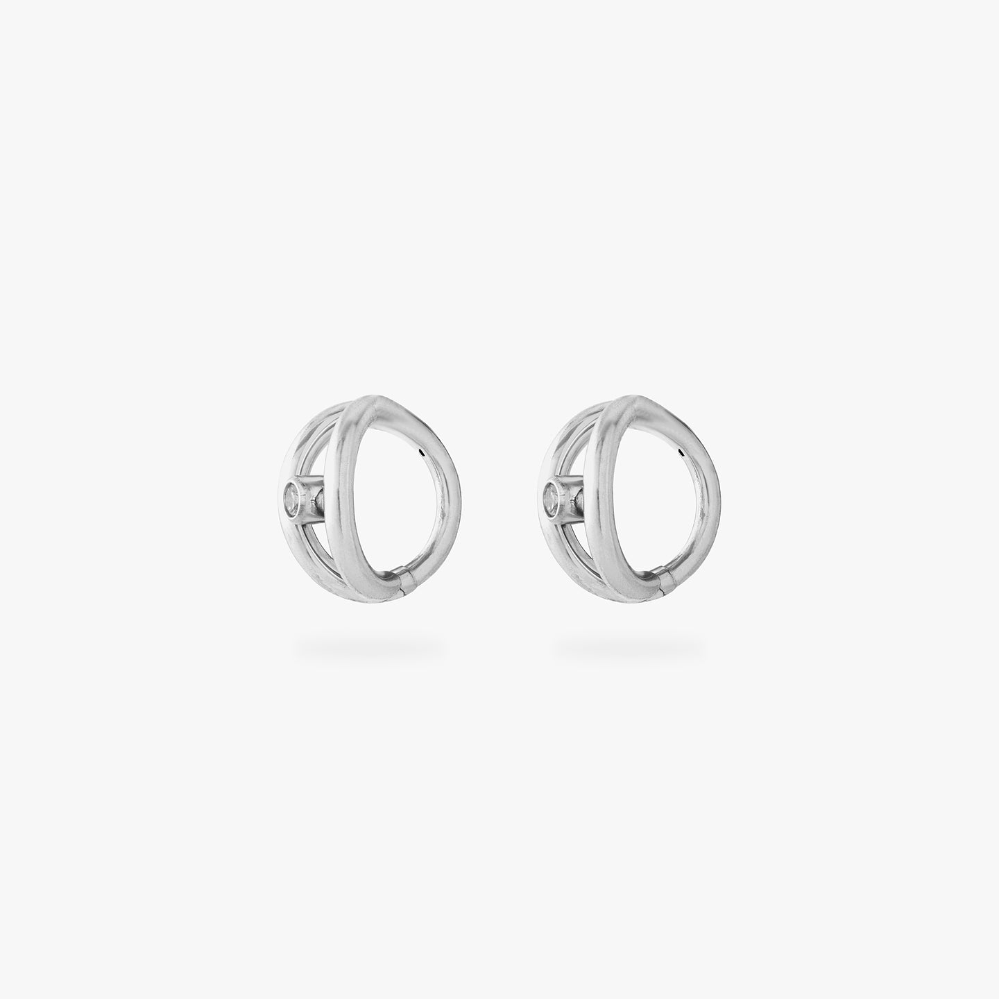 silver double clicker with a small bezel stone accent [pair] color:null|silver clear|silver/clear