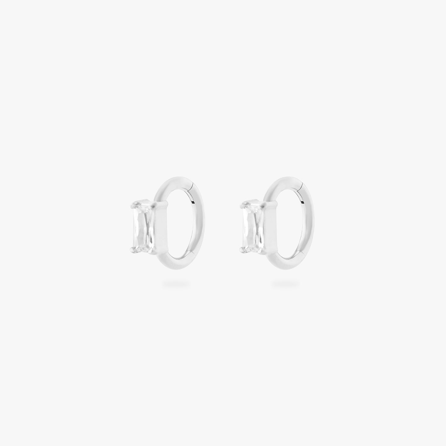 a silver 6mm clicker with a baguette stone in clear cz [pair] color:null|silver