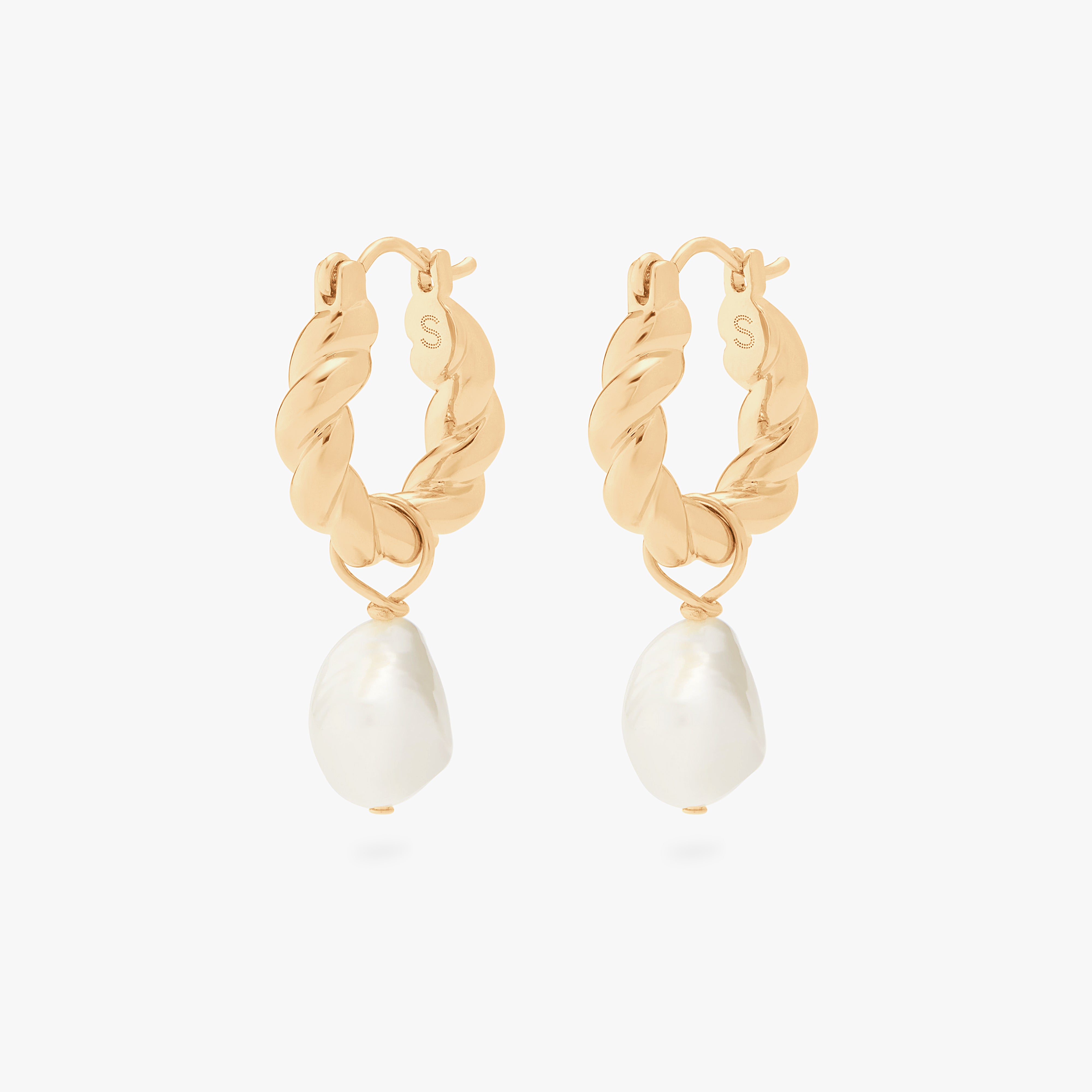 Studs Chunky Baroque Pearl Hoop In Gold/pearl