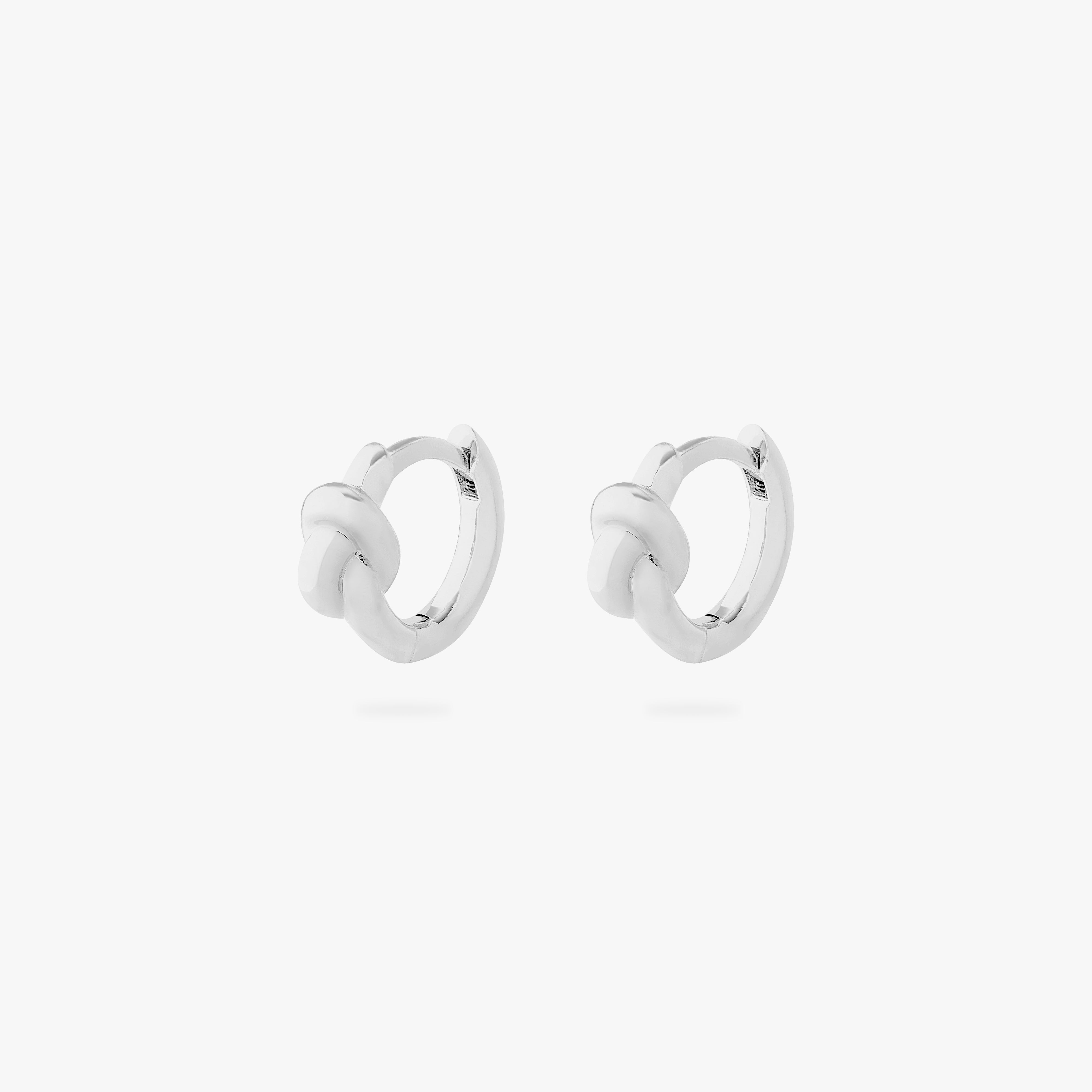 [pair] color:null|silver