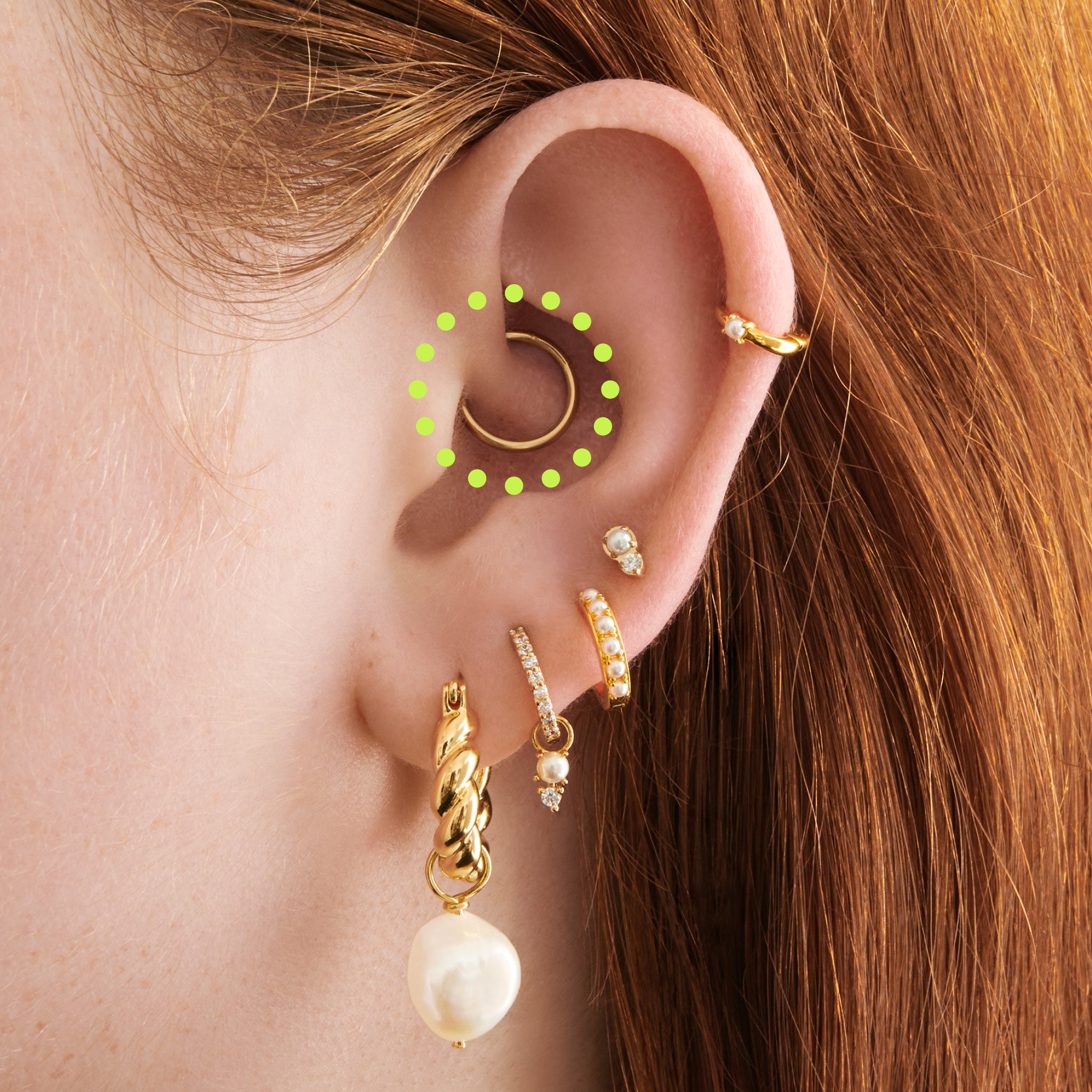 This is an image of a gold clicker with an 8mm inner diameter. [hover] color:null|gold