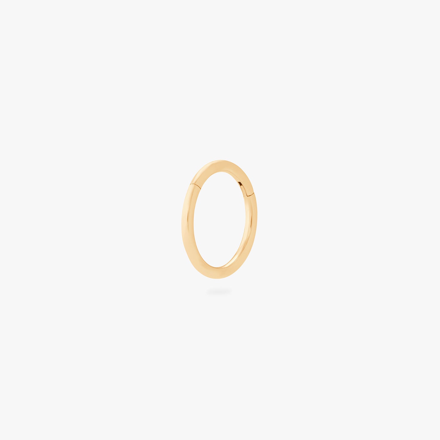 This is an image of a gold clicker with an 8mm inner diameter. color:null|gold