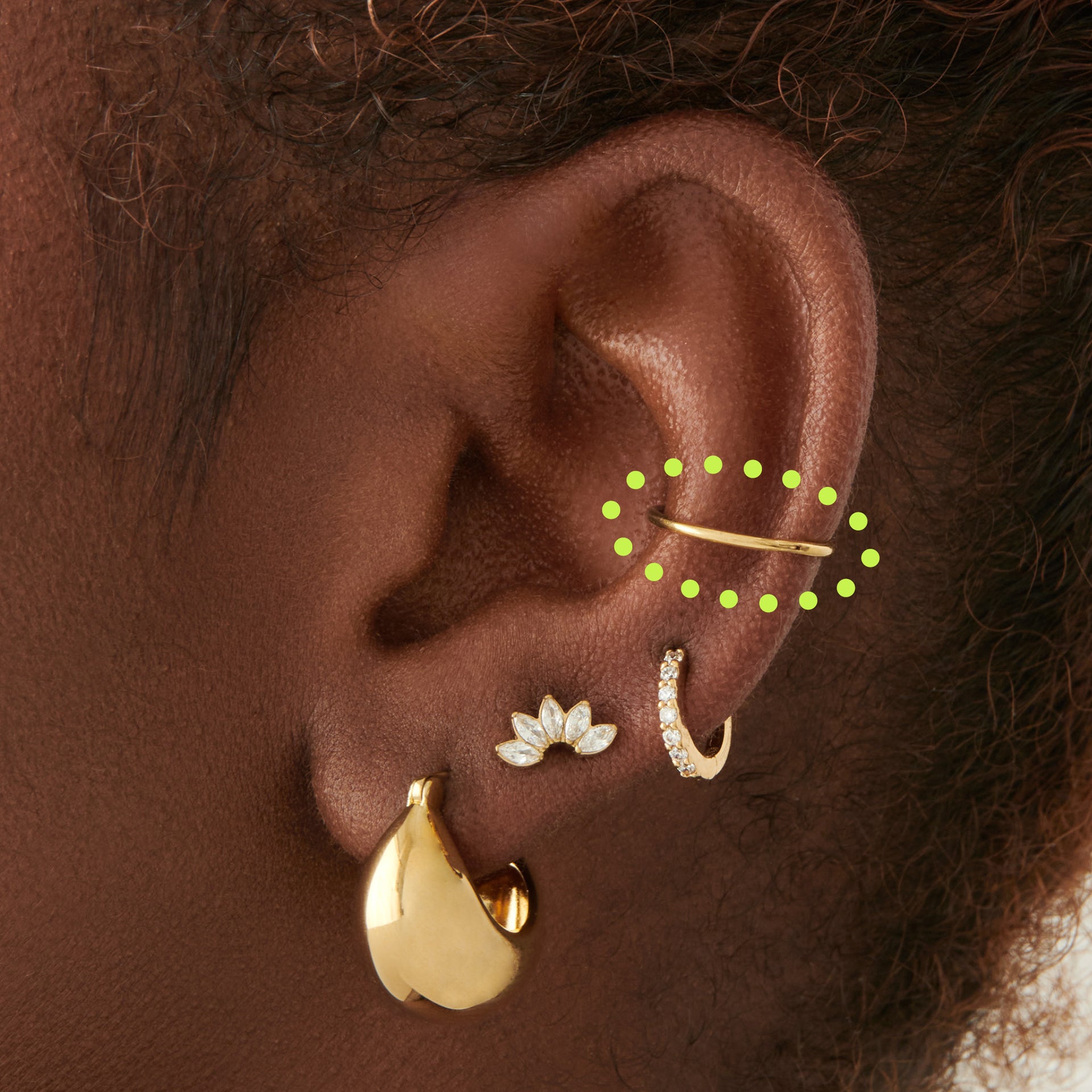 This is an image of a gold clicker with a 10mm inner diameter. [hover] color:null|gold