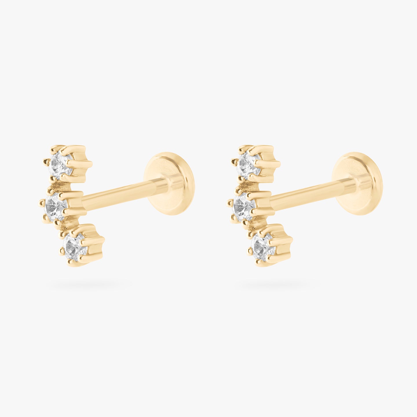 14k flatback stud with 3 clear cz stones in a cluster shape [pair] color:null|gold/clear