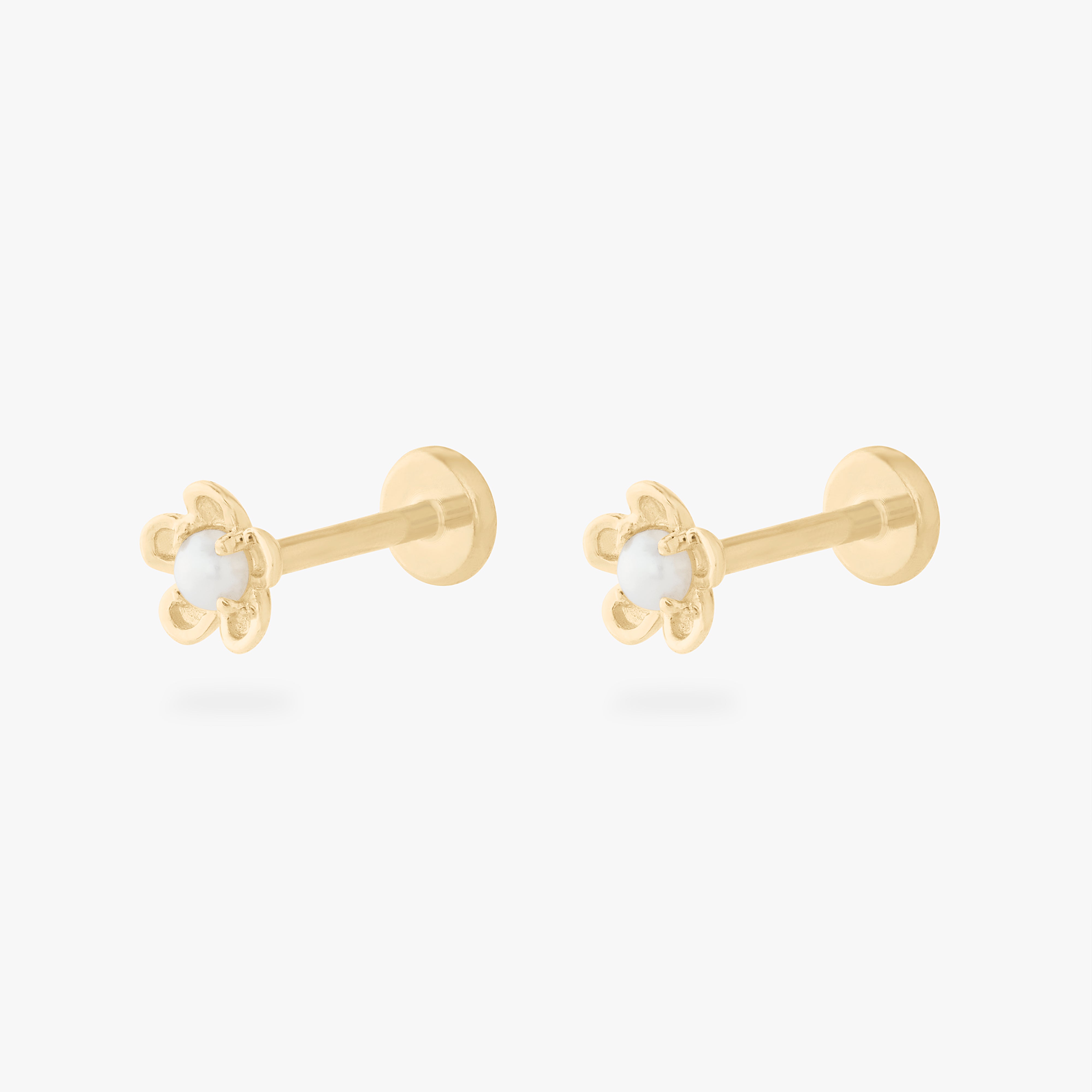 14k daisy flatback with a freshwater pearl center [pair] color:null|gold/pearl