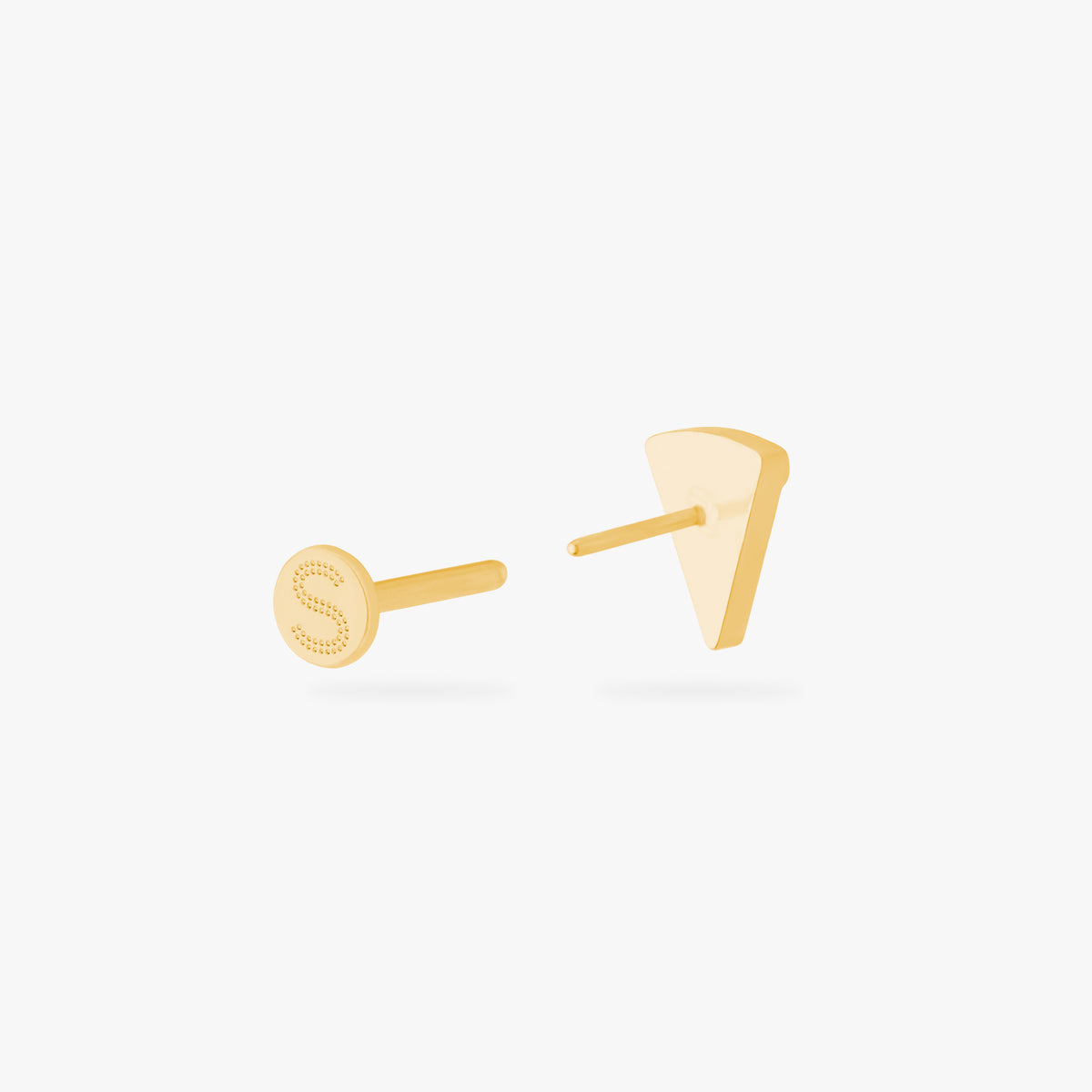pizza flatback stud with red stone accents in gold open from the back color:null|gold