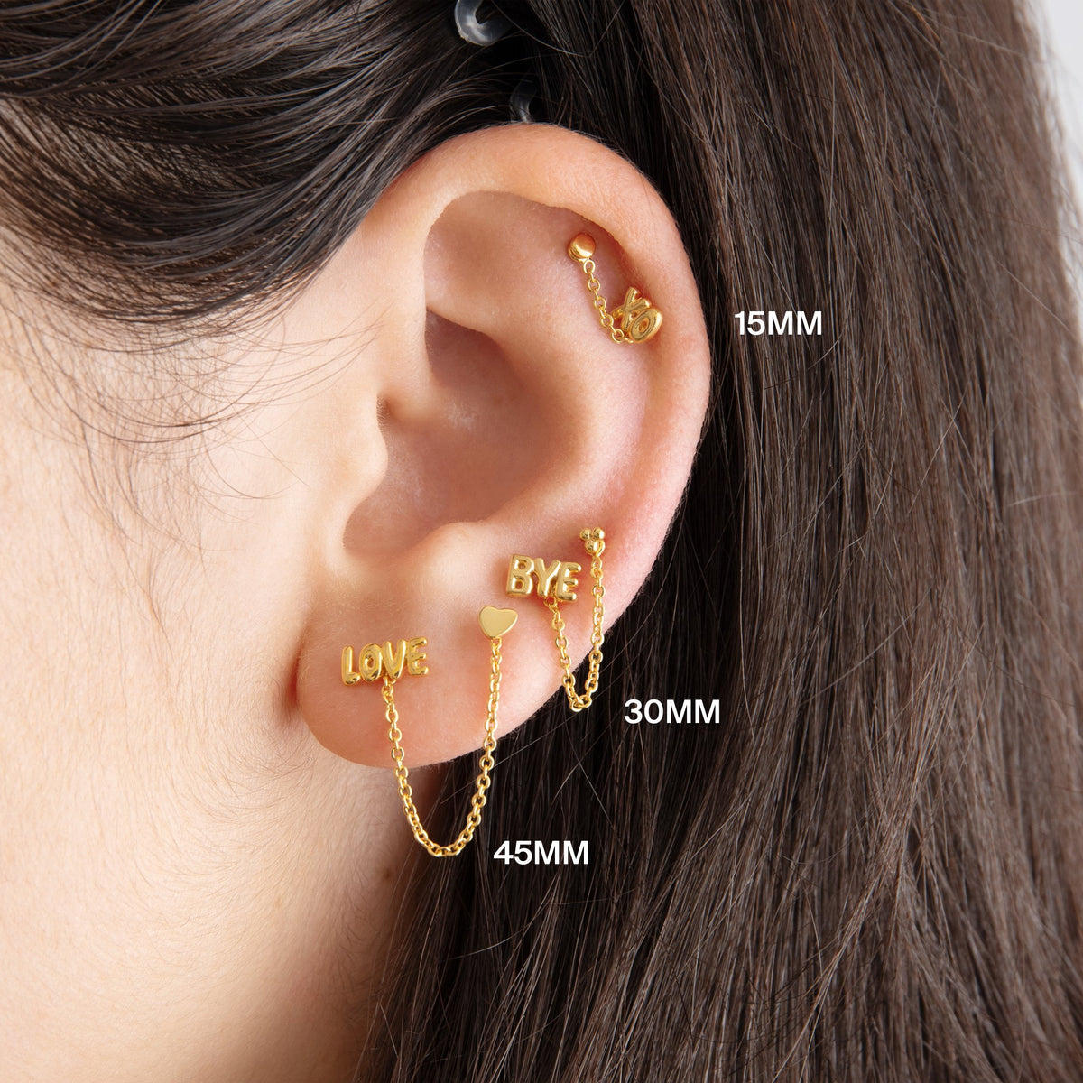 This is a thin gold chain that can be used to connect two earrings [hover] color:null|45mm|30mm|15mm|60mm|15mm / gold|30mm / gold|45mm / gold|60mm / gold