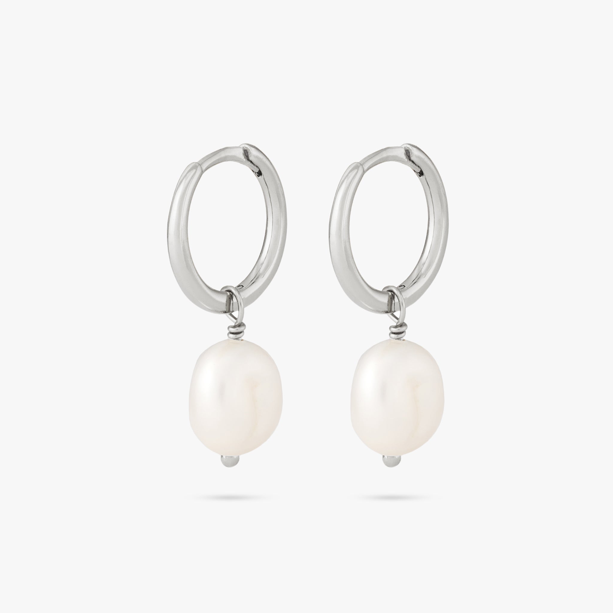 Dangling Baroque Pearl Huggie [pair] color:null|silver