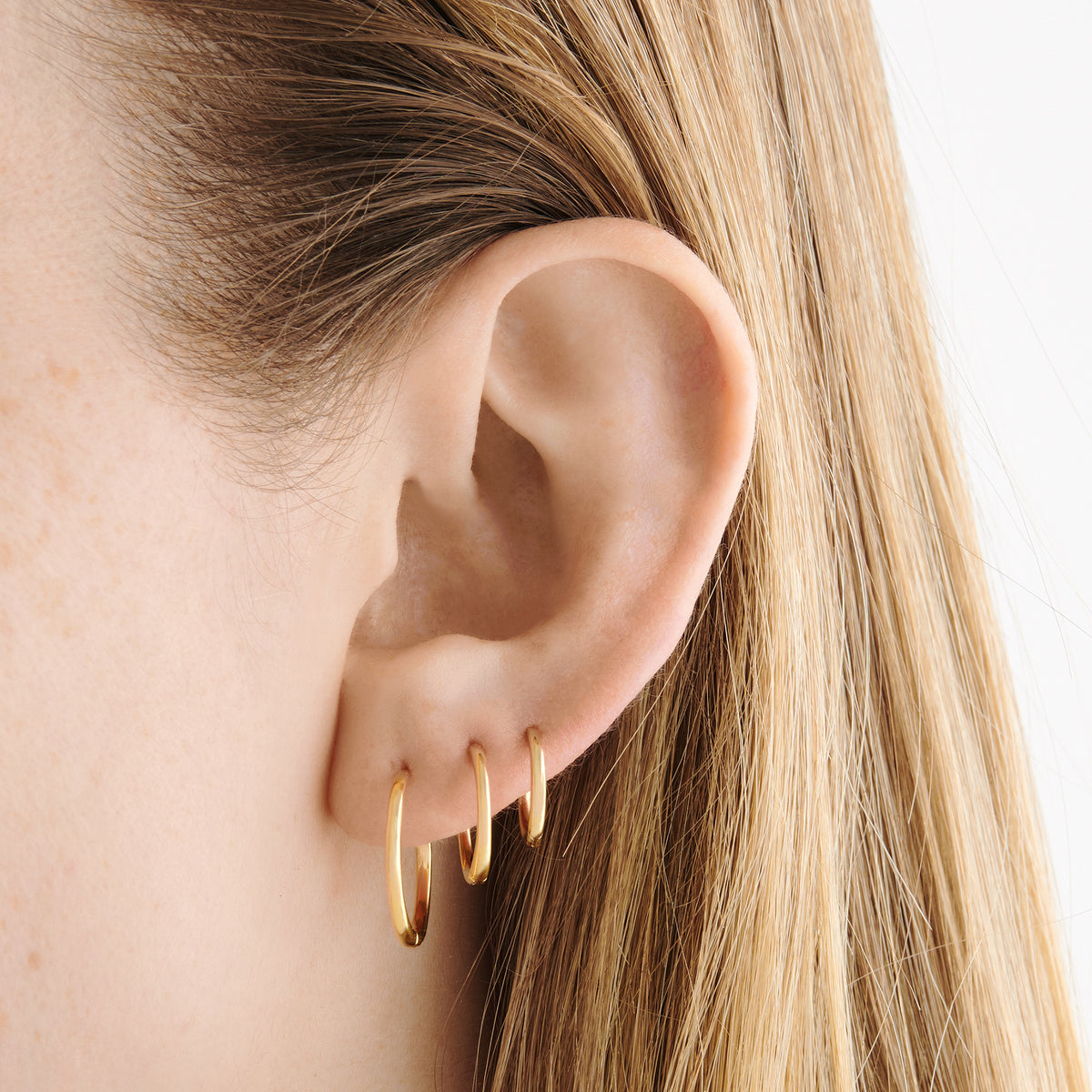 Set of slim hoops in various sizes [hover] color:null|gold