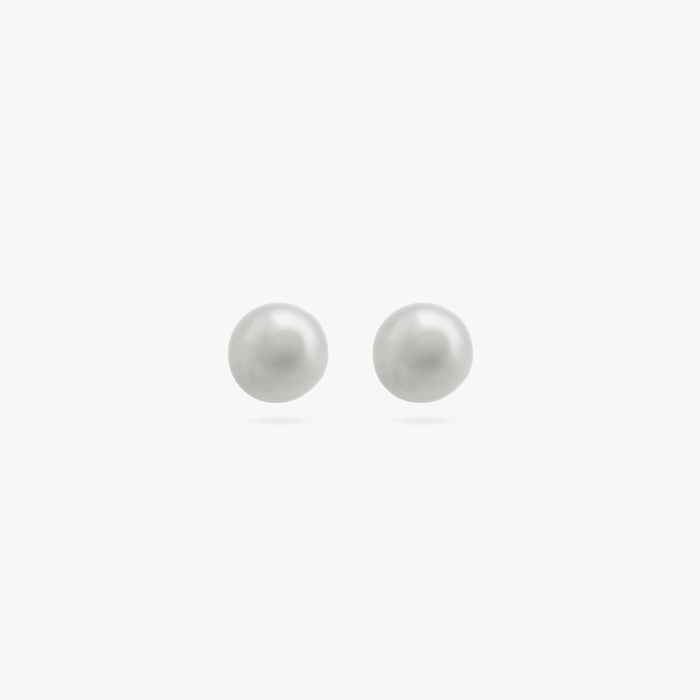 A mini silver ball shaped stud [pair] color:null|silver