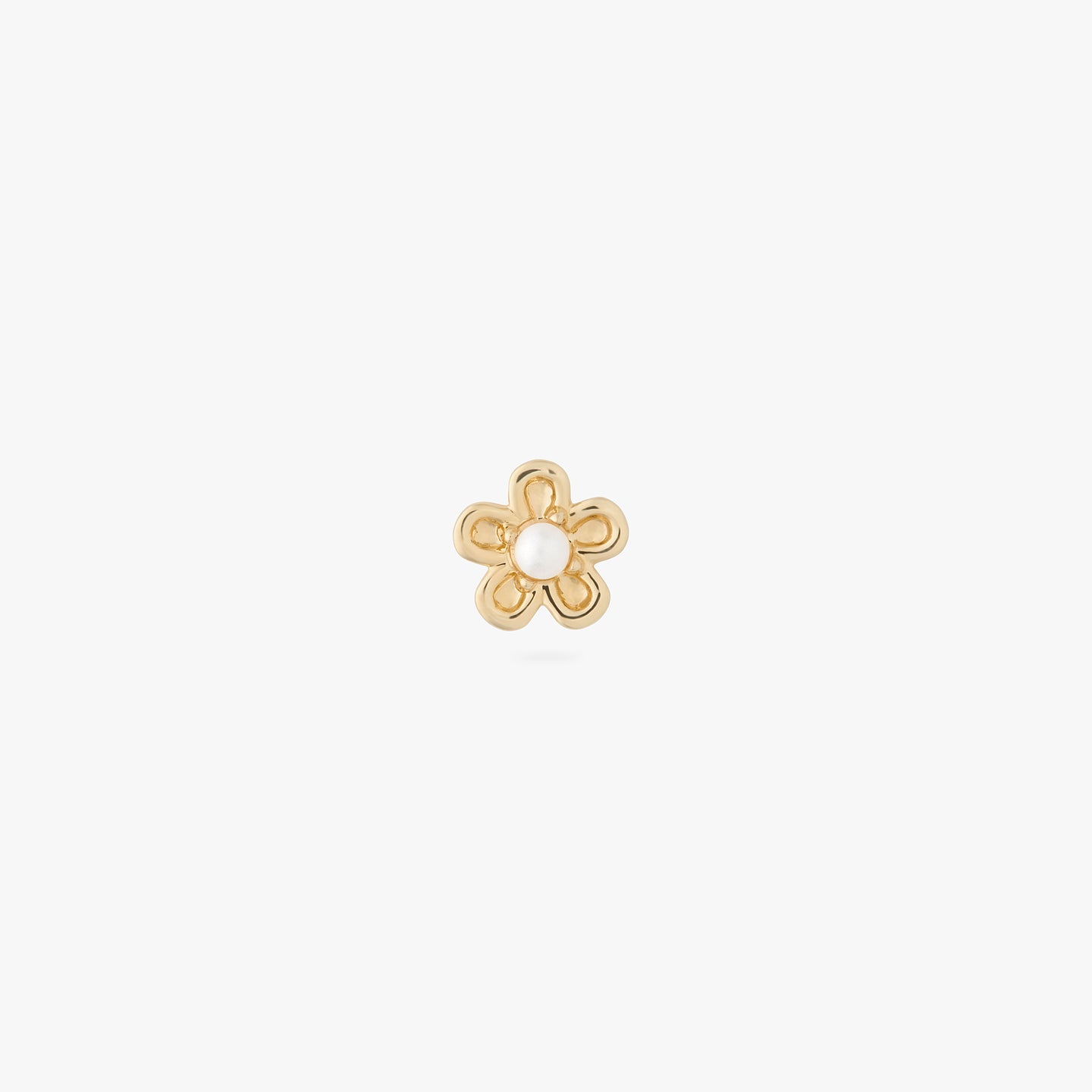 a gold daisy shaped stud set with a pearl color:null|gold